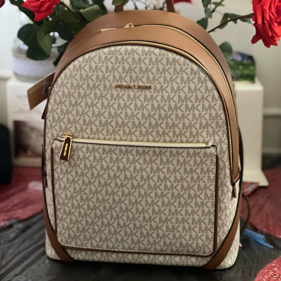 New - Picture 1 of 5